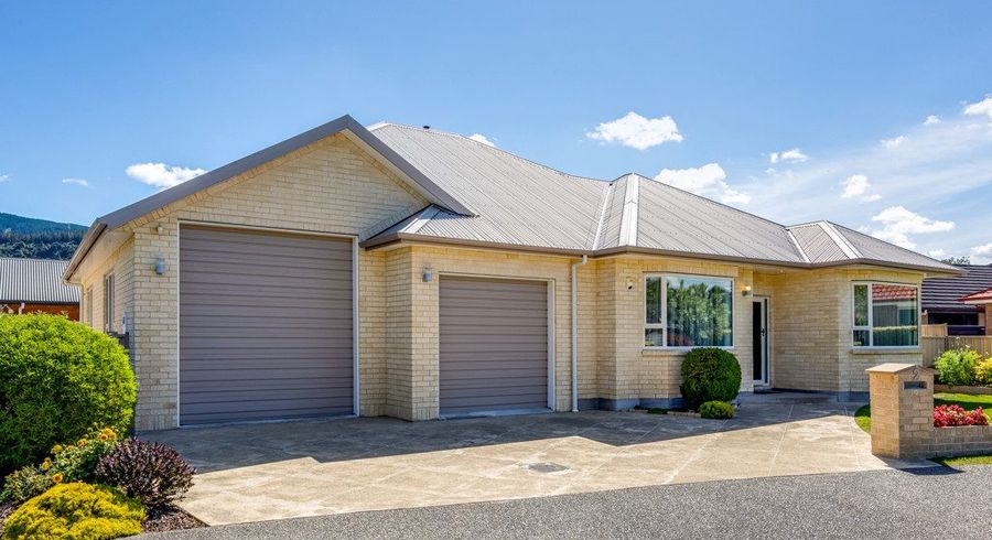  at 2 Parkwood Grove, Trentham, Upper Hutt, Wellington