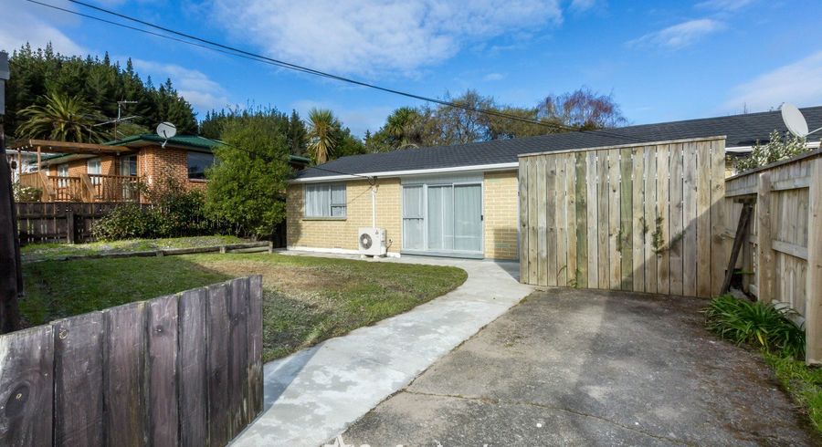  at 7 Garth Lane, Maoribank, Upper Hutt, Wellington