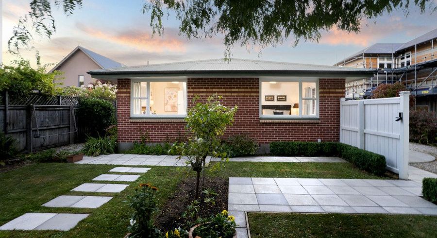  at 2/10 Bretts Road, St Albans, Christchurch