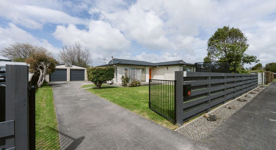  at 8 Chelmarsh Place, Highbury, Palmerston North, Manawatu / Whanganui