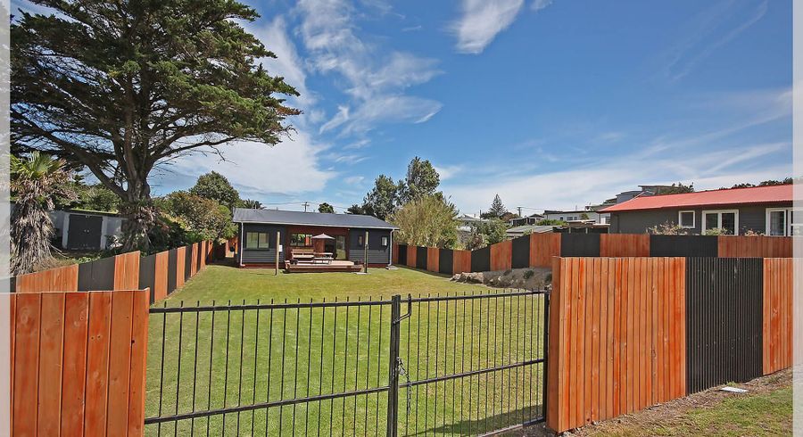  at 6 Dustin Street, Foxton Beach, Horowhenua, Manawatu / Whanganui