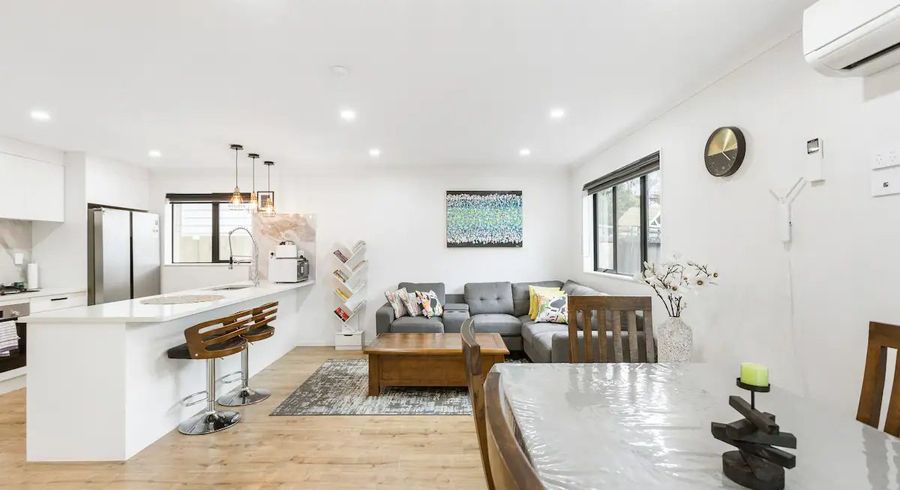  at 8B Lynette Place, Mangere, Auckland