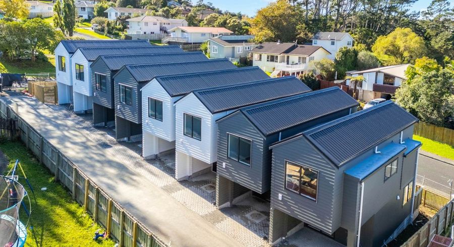  at 35 Glenbervie Crescent, Massey, Waitakere City, Auckland