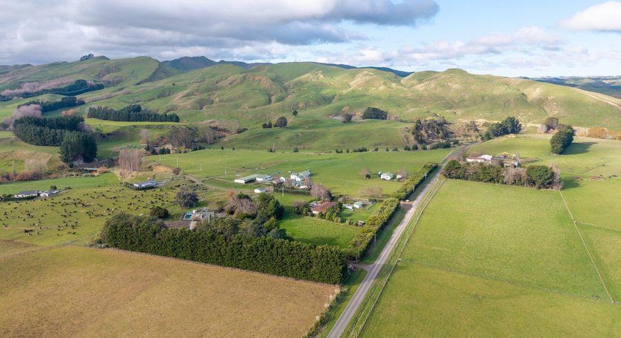  at 581 Maunga Road, Dannevirke, Tararua, Manawatu / Whanganui