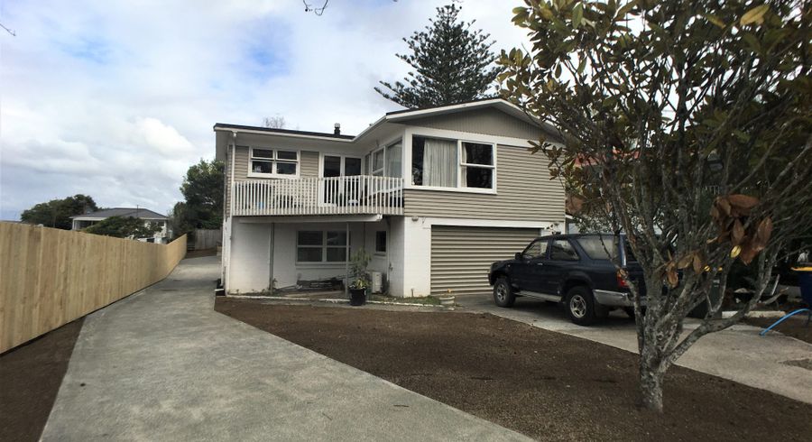  at 2/4 Regal Place, Forrest Hill, Auckland