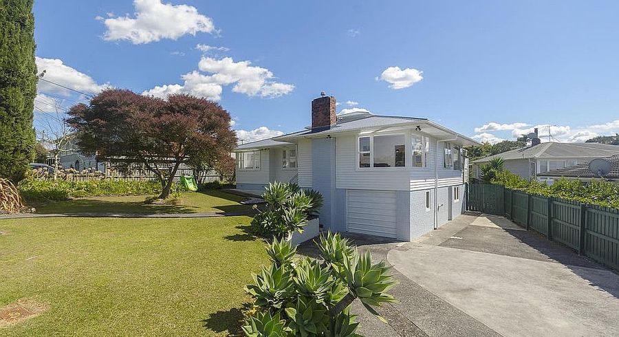  at 28 Tiroroa Avenue, Te Atatu South, Auckland