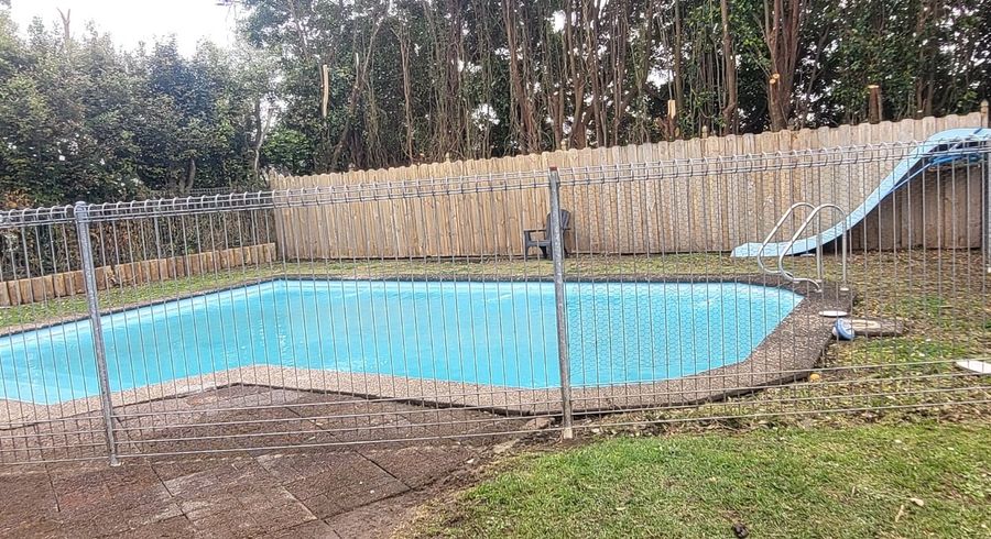  at 16 Royal View Road, Te Atatu South, Waitakere City, Auckland