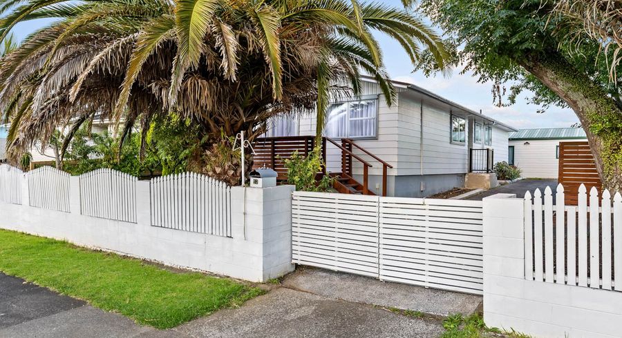  at 13 Garus Avenue, Mangere East, Auckland