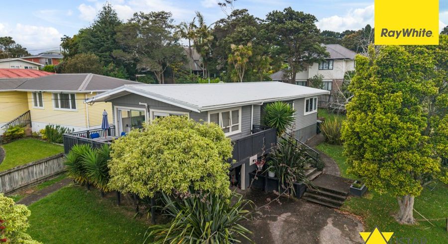  at 8 Caledonian Place, Blockhouse Bay, Auckland City, Auckland