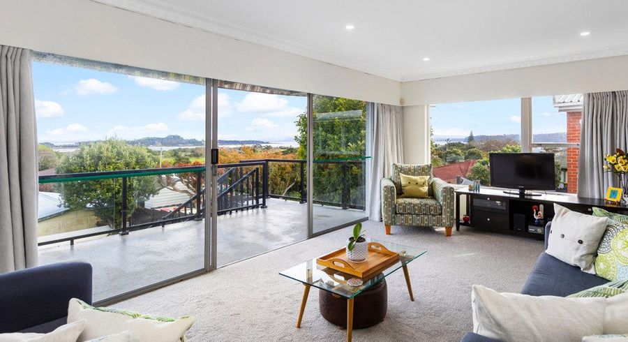  at 121 Wallace Road, Mangere Bridge, Auckland