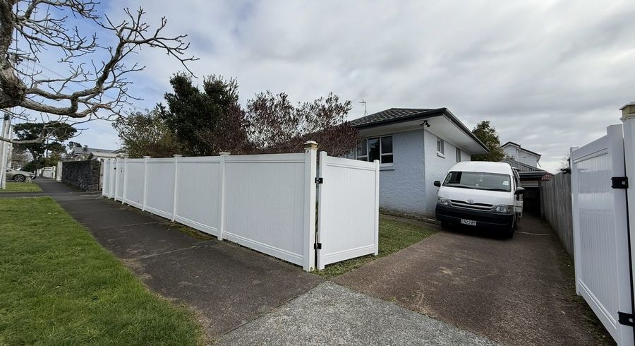  at 16 Fontenoy Street, Mount Albert, Auckland City, Auckland