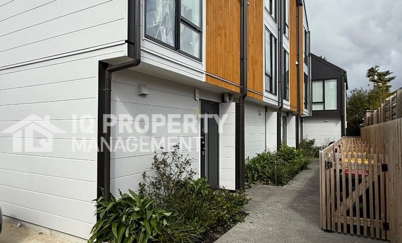 at 10/20 Moor Avenue, Te Atatu Peninsula, Waitakere City, Auckland