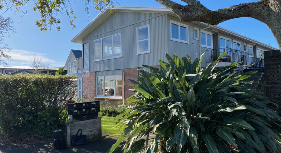  at 221/4 Hurstmere Road, Takapuna, North Shore City, Auckland