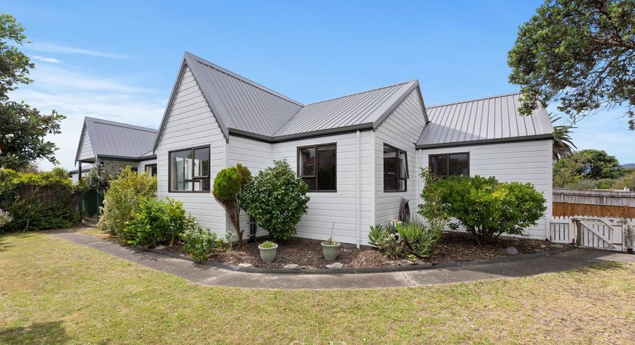  at 33 Olive Terrace, Paraparaumu Beach, Kapiti Coast, Wellington