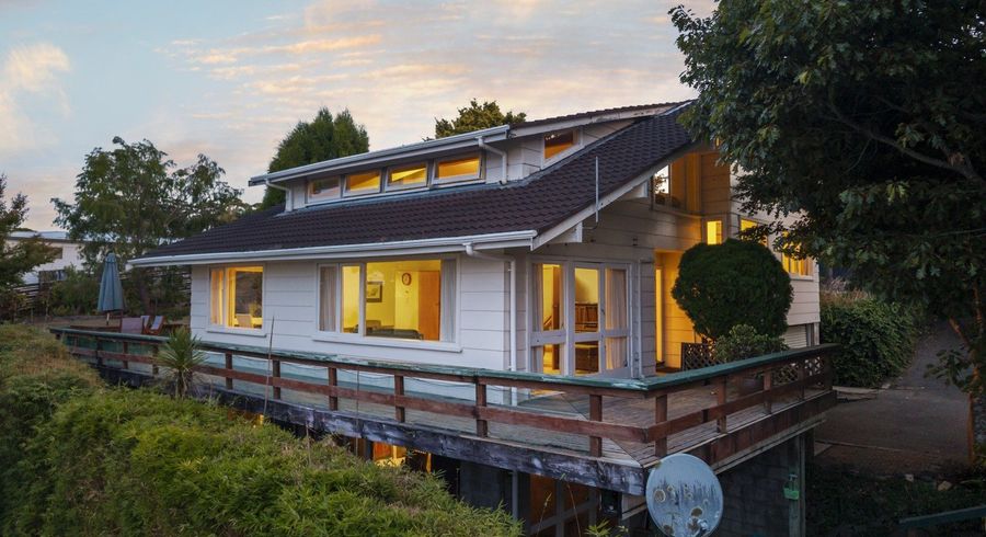  at 257 East Coast Road, Mairangi Bay, North Shore City, Auckland
