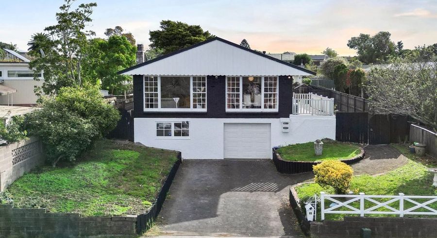  at 32 Glenmore Road, Sunnyhills, Manukau City, Auckland