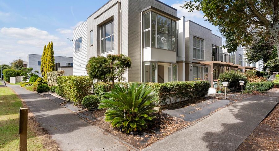  at 77 Popokatea Drive, Takanini, Papakura, Auckland