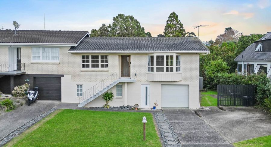 at 2/87 Girrahween Drive, Totara Vale, North Shore City, Auckland