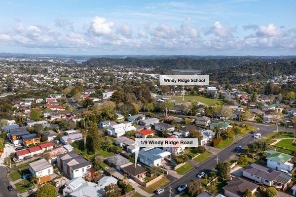  at 1/9 Windy Ridge Road, Glenfield, North Shore City, Auckland