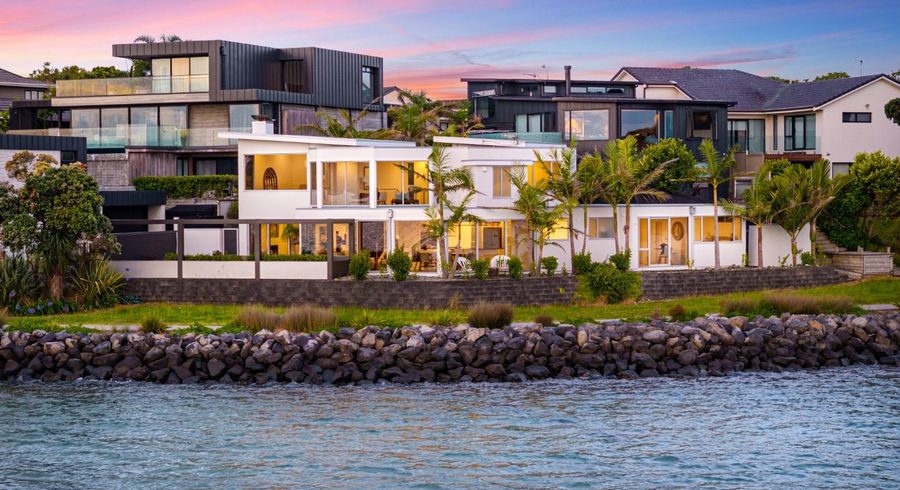  at 6B Arkley Avenue, Farm Cove, Manukau City, Auckland