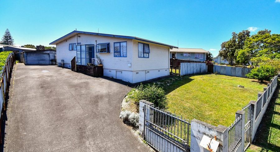  at 27 Kivell Close, Mangere East, Auckland