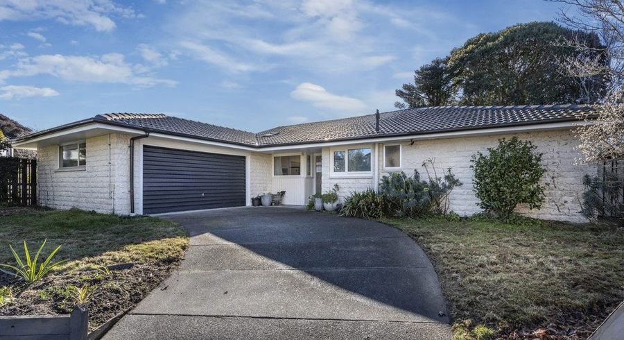  at 16 Stormont Place, Avonhead, Christchurch City, Canterbury