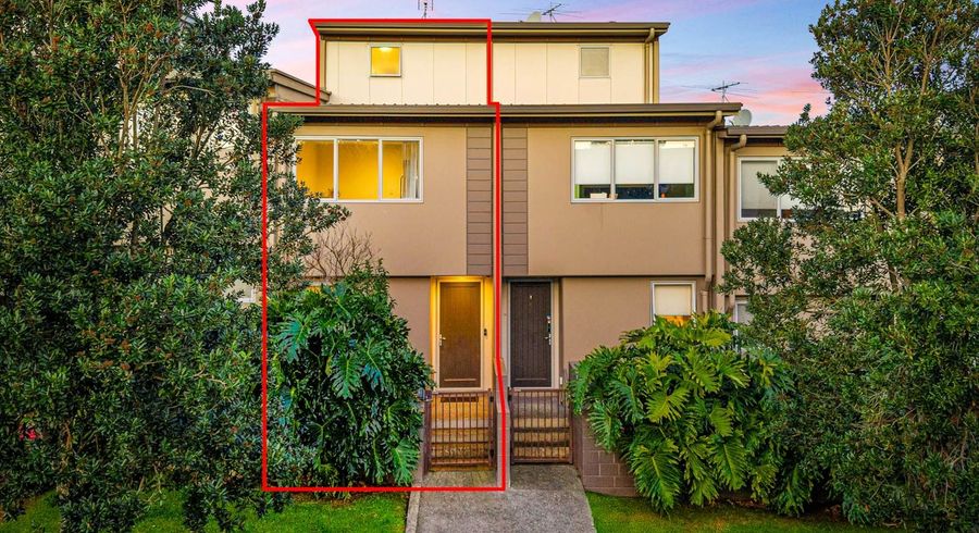  at 7/1 Gracechurch Drive, Flat Bush, Manukau City, Auckland