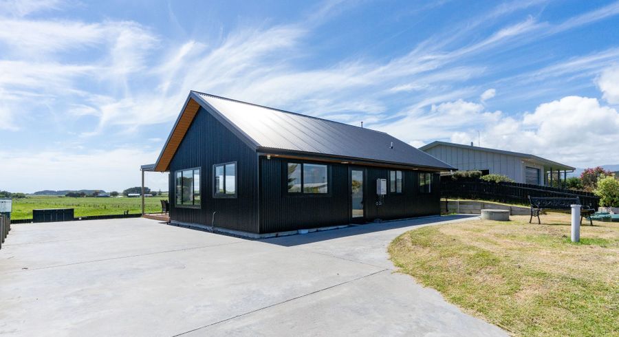  at 7 Sand Dune Grove, Waikawa Beach, Manakau