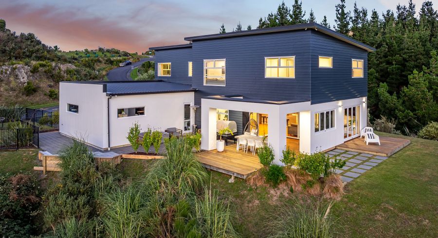  at 32 Pacific View, Whitby, Porirua, Wellington