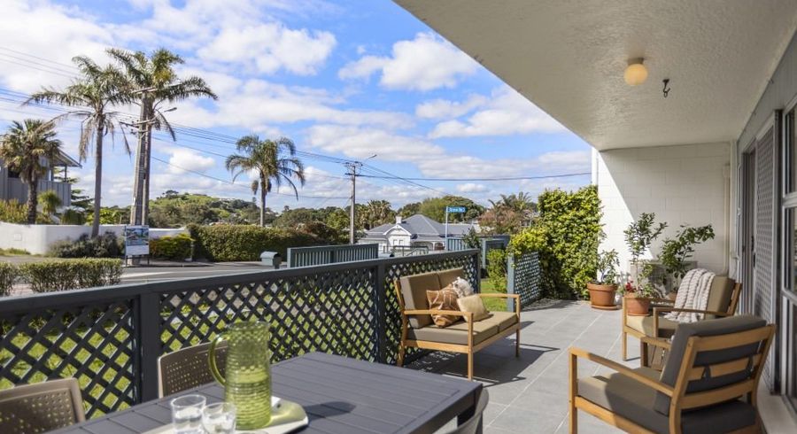  at 2/103 Vauxhall Road, Narrow Neck, Auckland