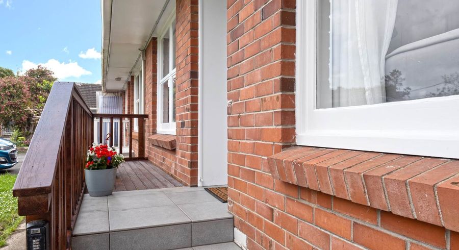  at 1/35 Shakespeare Road, Milford, North Shore City, Auckland