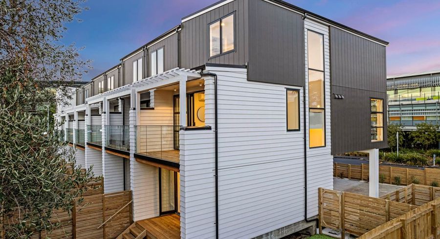  at 4/1 Waiohua Road, Greenlane, Auckland City, Auckland