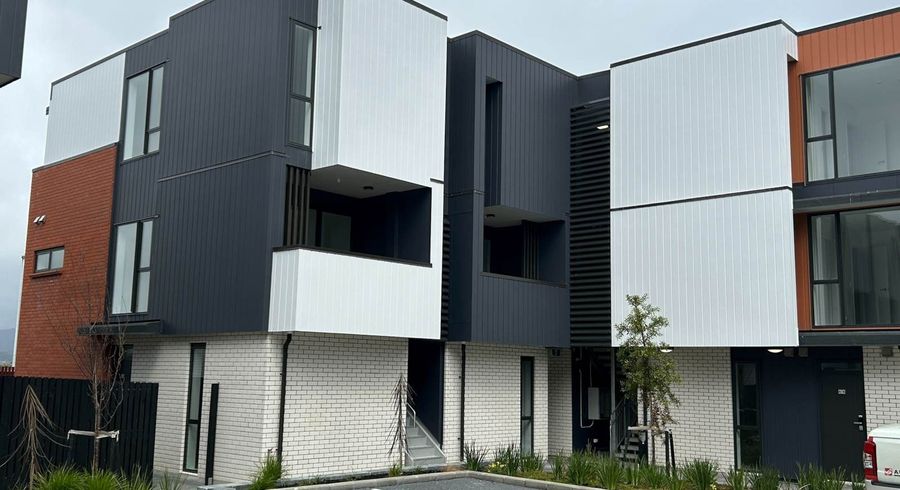 at 2/6 Treasure Lane, Te Atatu South, Waitakere City, Auckland