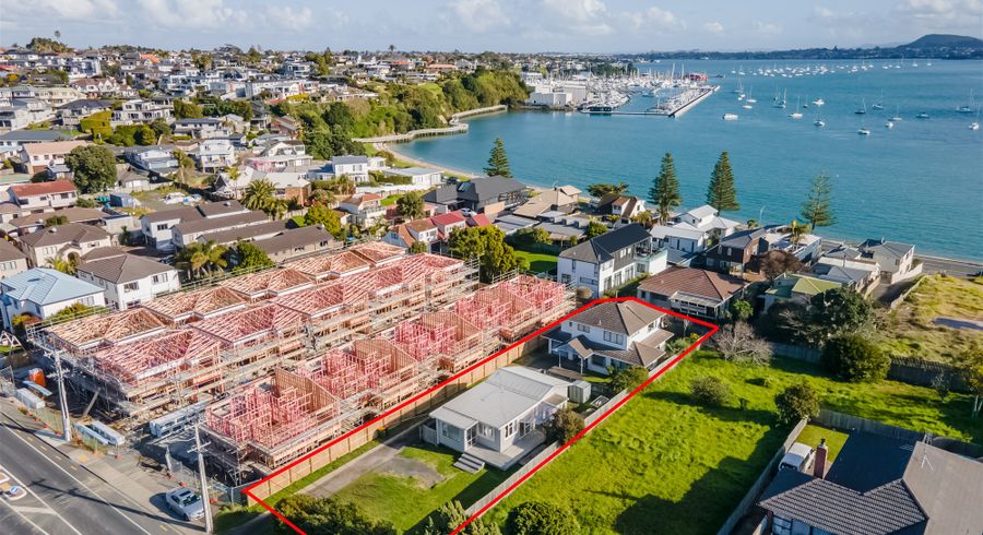  at 2/145 BUCKLANDS BEACH RD, Bucklands Beach, Auckland