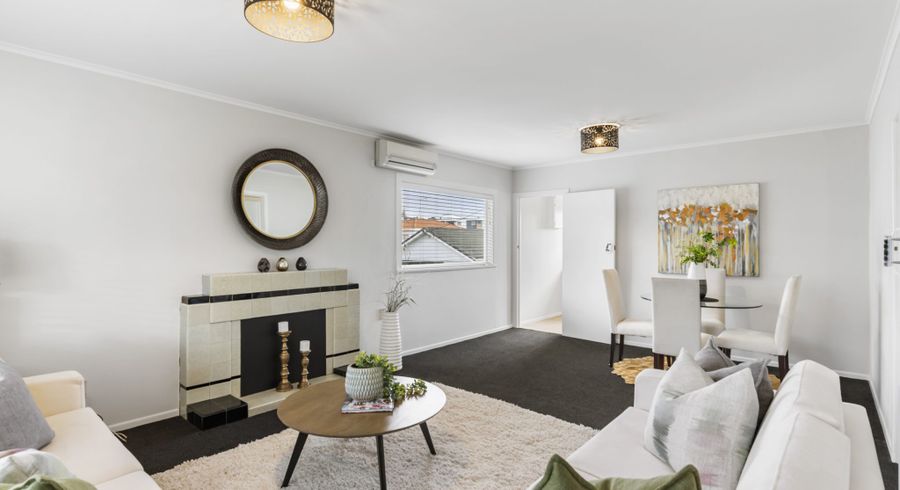  at 1/5 Raleigh Road, Northcote, Auckland