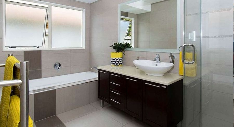  at 10 Ambleside  drive, Northpark, Manukau City, Auckland