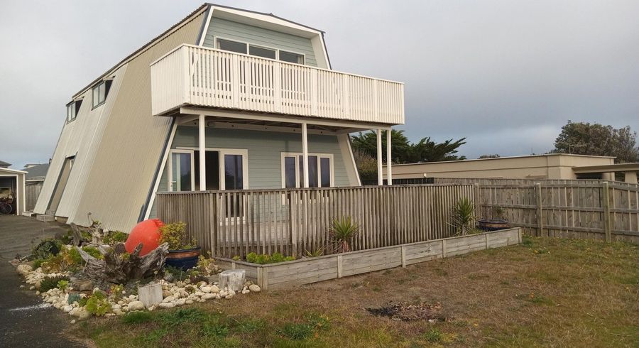  at 74 Kahukura Avenue, Waitarere Beach, Horowhenua, Manawatu / Whanganui