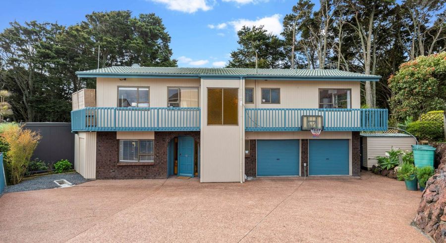  at 16 Hurstbourn Priors, Goodwood Heights, Auckland