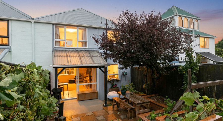  at 116 Akaroa Drive, Maupuia, Wellington, Wellington