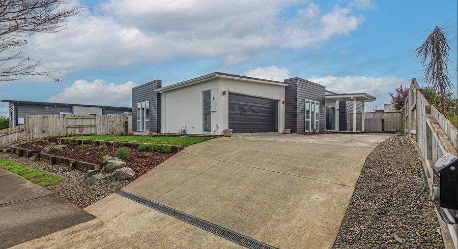  at 10 Monaco Grove, Fitzherbert, Palmerston North, Manawatu / Whanganui