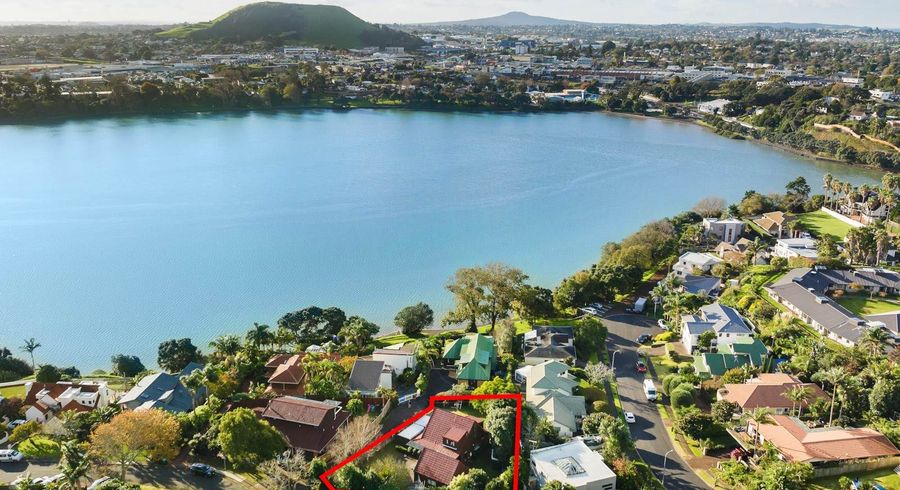  at 16 Marine Lane, Mount Wellington, Auckland
