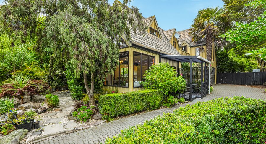  at 4 Cascade Place, Sumner, Christchurch