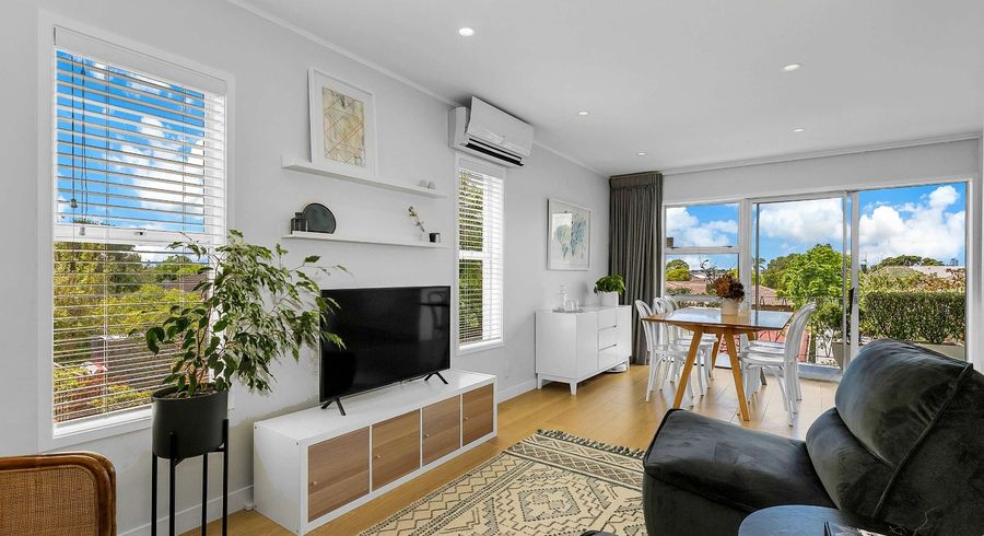  at 2/267 Meola Road, Point Chevalier, Auckland