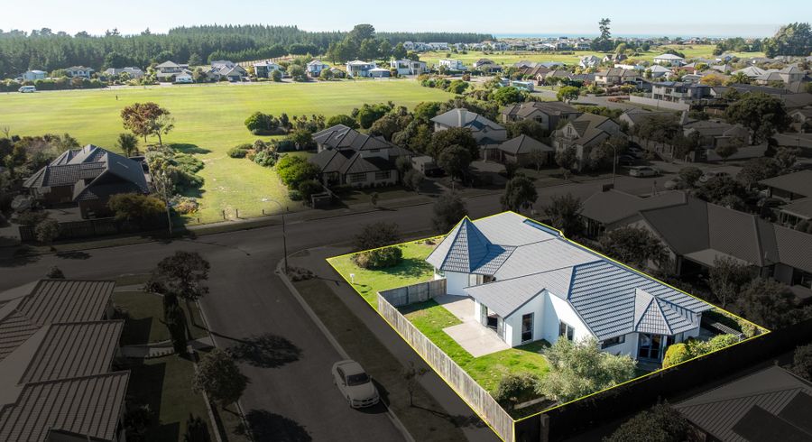  at 1 Courtfield Close, Parklands, Christchurch