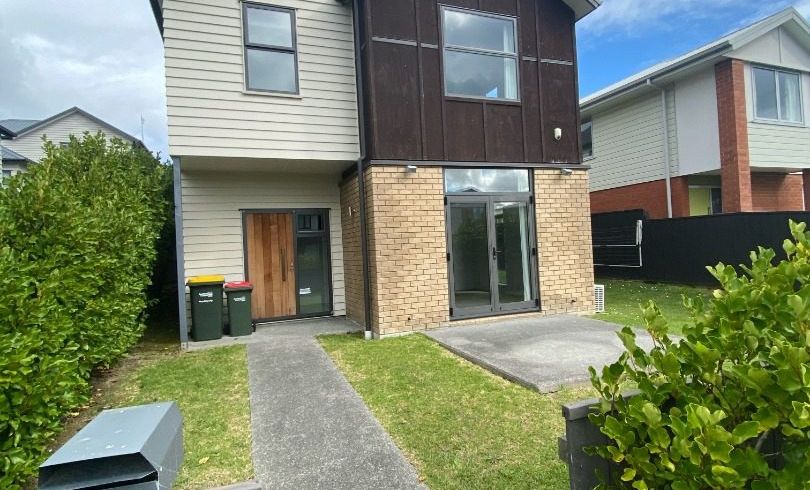  at 8 Lane Cameron Place, Flat Bush, Auckland