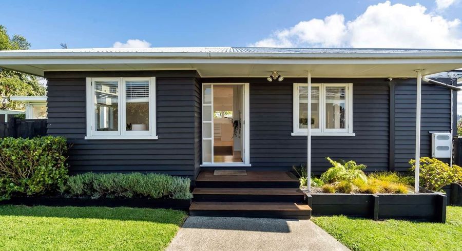  at 1/4 Spencer Road, Pinehill, North Shore City, Auckland