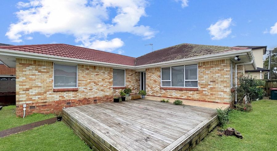  at 11 Grange Road, Papatoetoe, Auckland
