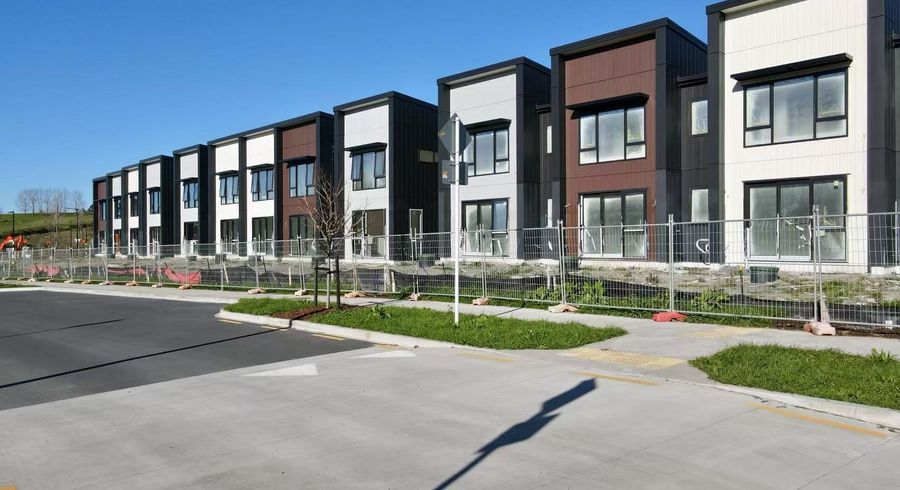 at 8/299 Te Taruna Drive, Milldale, Rodney, Auckland