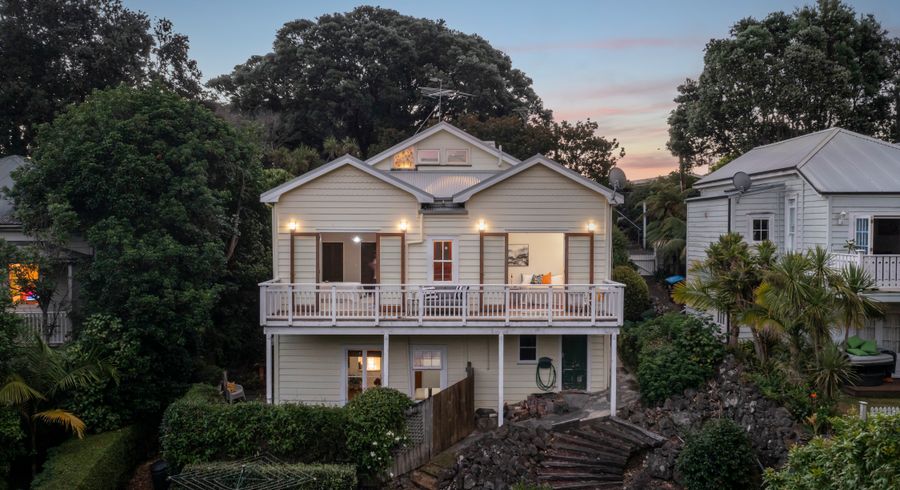  at 8 Bourne Street, Mount Eden, Auckland