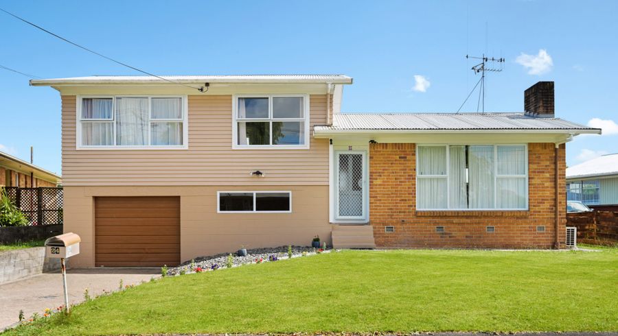  at 24 Larnach Street, Saint Andrews, Hamilton, Waikato